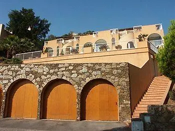 Hydra Hotel