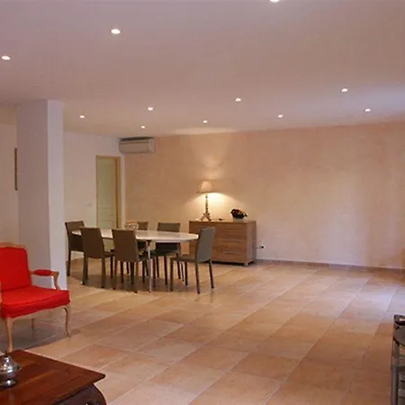 Hydra Hotel 3*