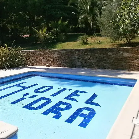 Hydra Hotel 3*